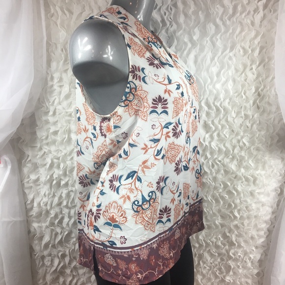 VIOLET + CLAIRE | Boho Floral Sleeveless Blouse - Picture 5 of 8